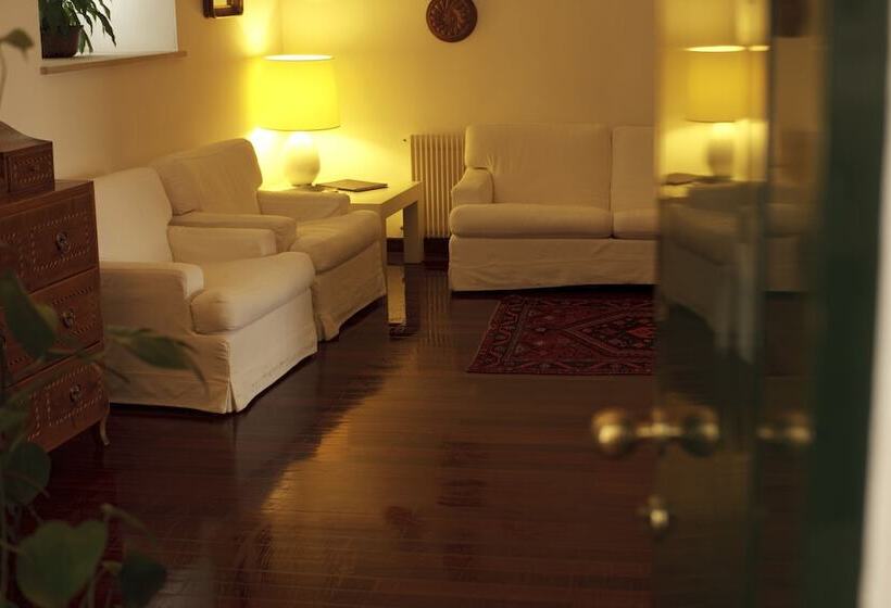 Отель Albergo Accademia