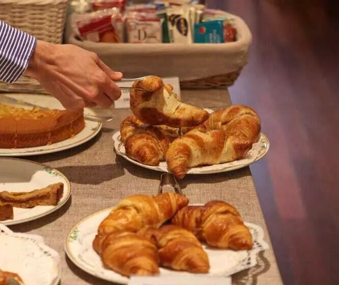 Отель Albergo Accademia