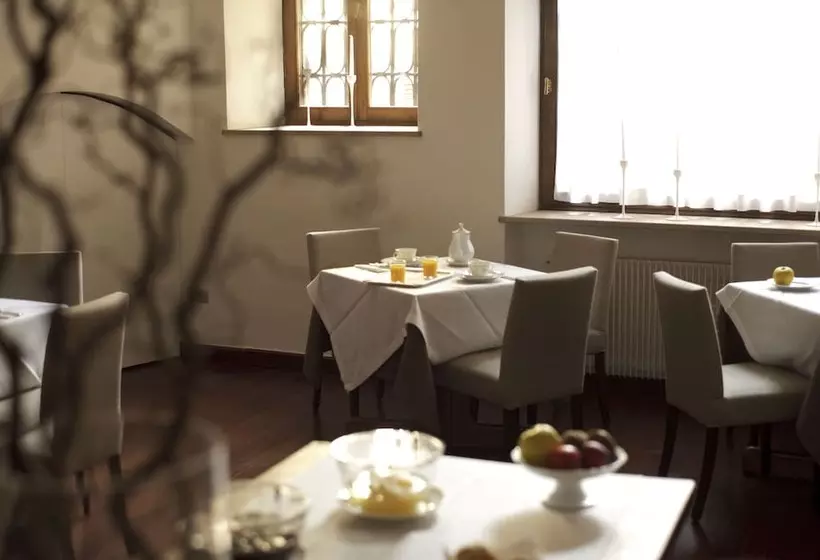 Отель Albergo Accademia