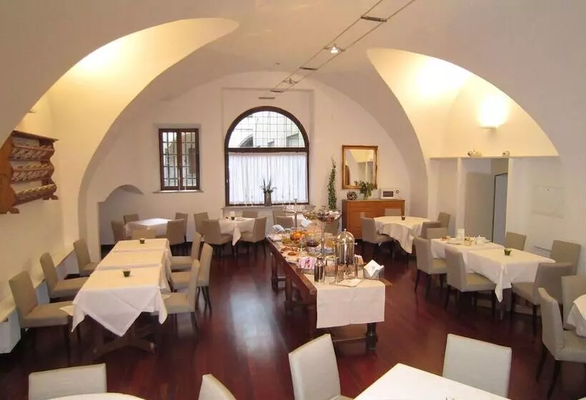 Отель Albergo Accademia