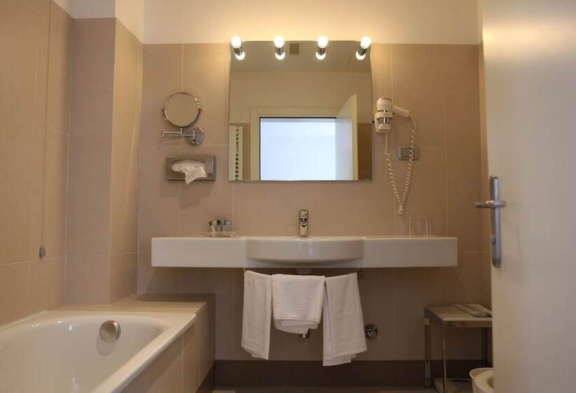 Отель Albergo Accademia