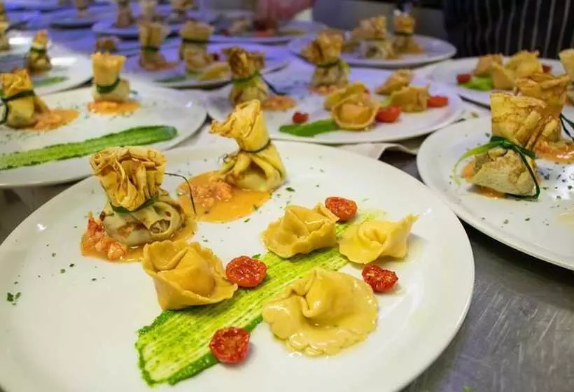 Отель Borgo San Luigi