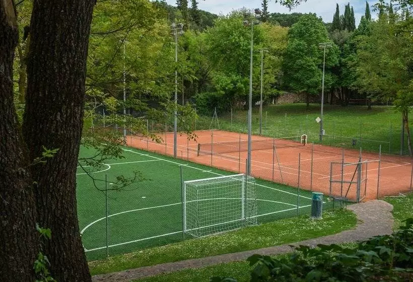 Отель Borgo San Luigi