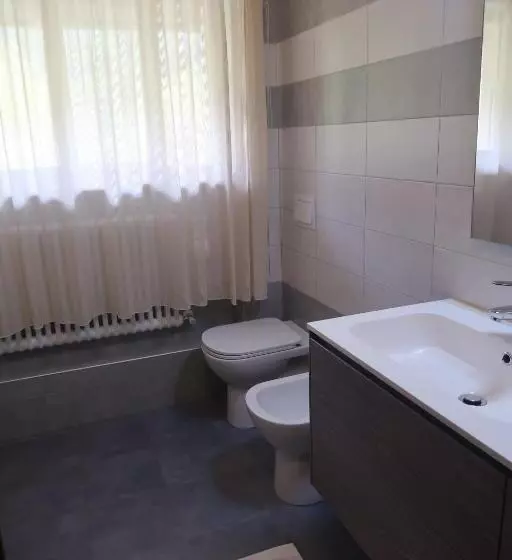 בית מלון כפרי Garni Del Lago