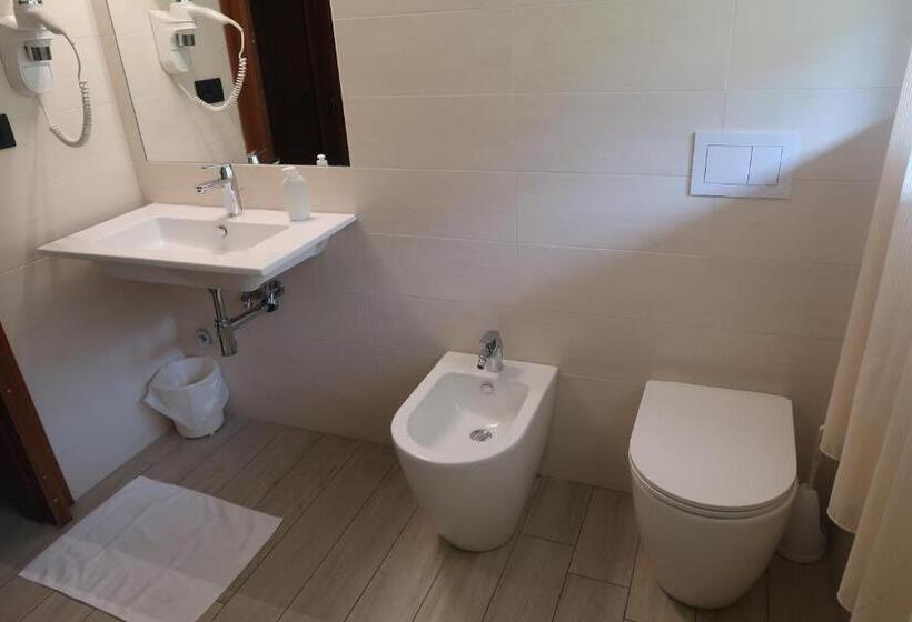 فندق Garni Del Lago