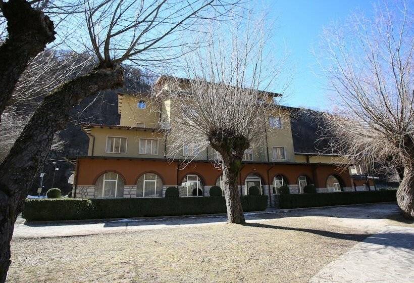 فندق Garni Del Lago