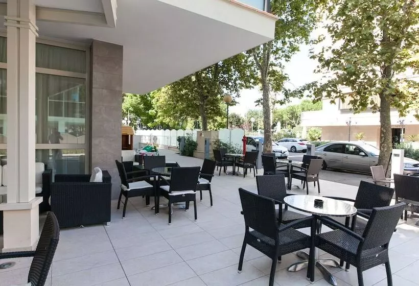 Отель Diplomatic