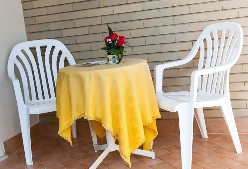 Отель Diplomatic