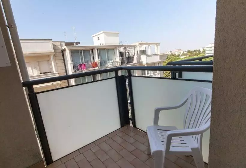 Отель Diplomatic