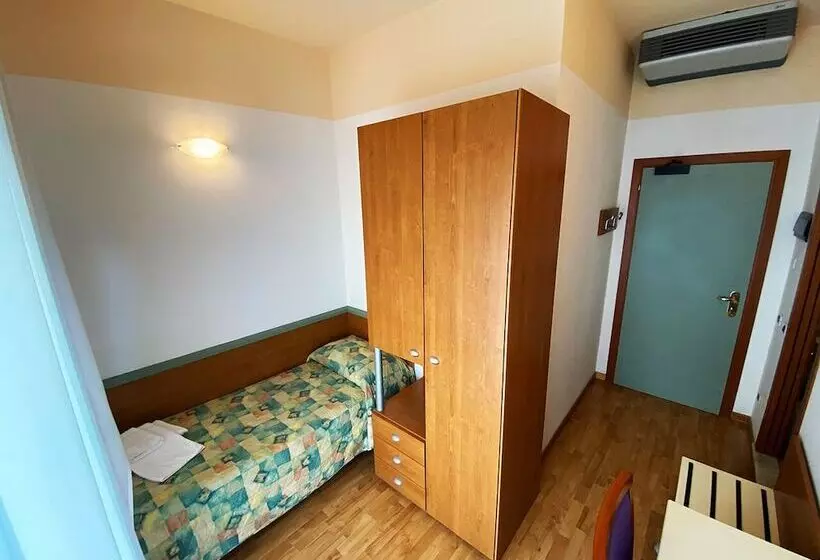 Отель Diplomatic