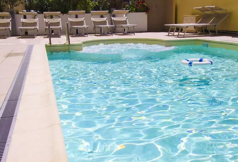 Отель Diplomatic