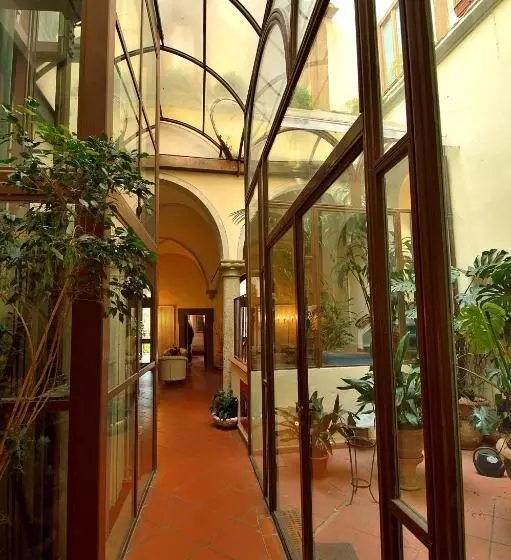 Отель Leon Bianco