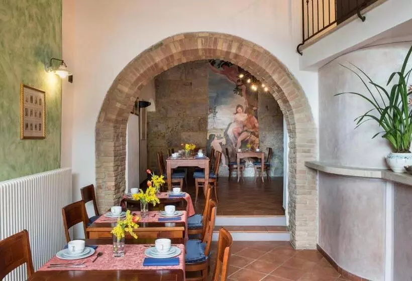 Отель Leon Bianco