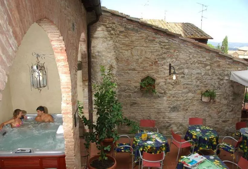 Отель Leon Bianco