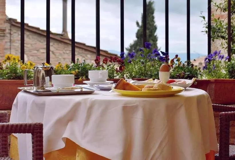 Отель Leon Bianco