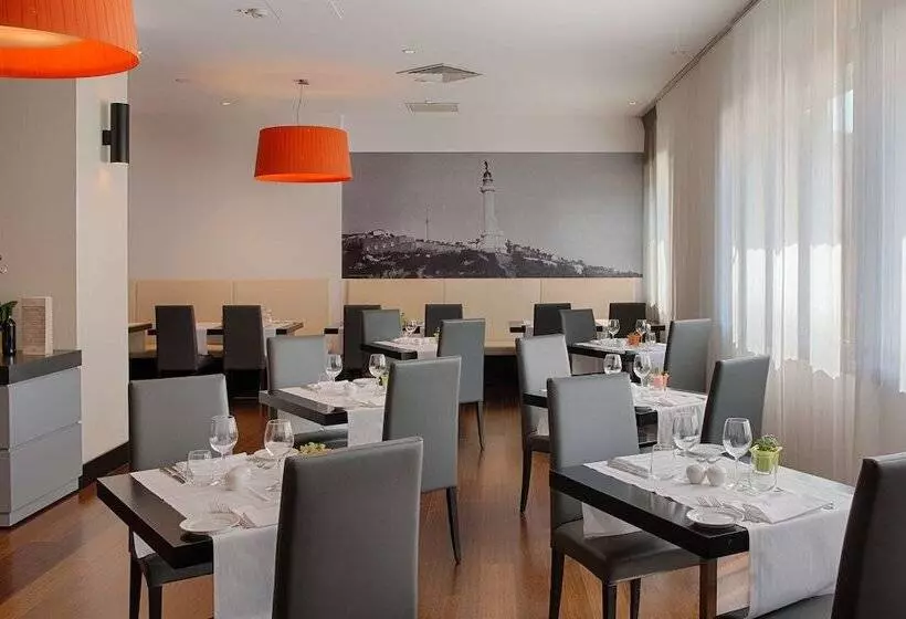 هتل NH Trieste