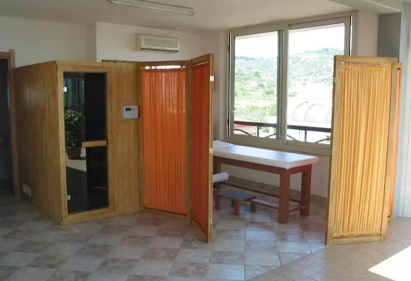 Отель President