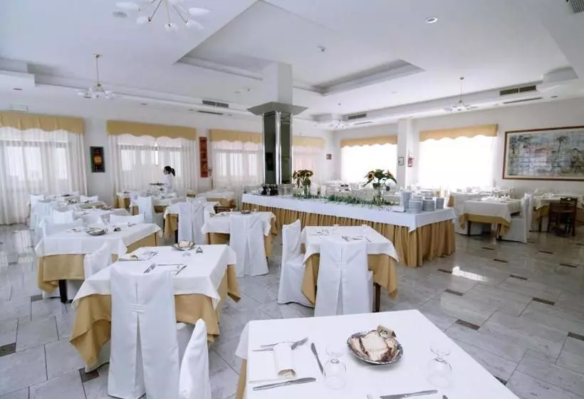 Отель President