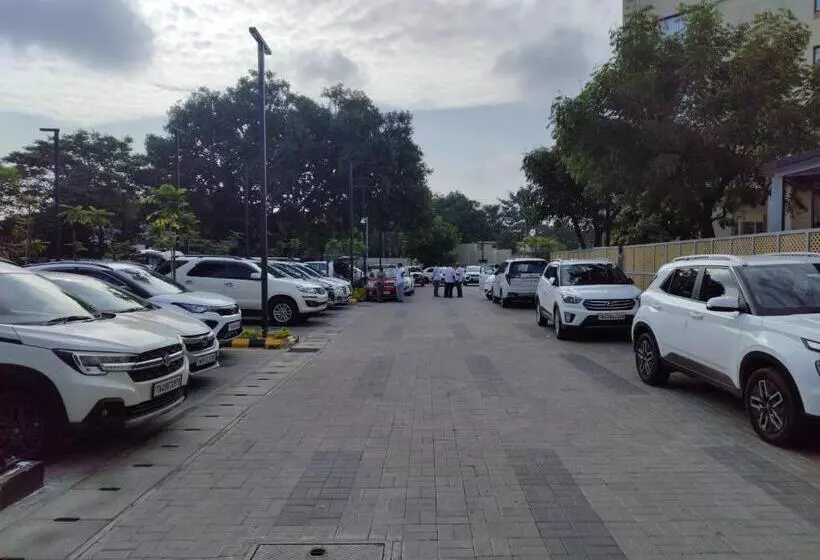 Hotell Courtyard By Marriott Tiruchirappalli