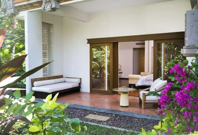 בית מלון כפרי Padma Resort Legian