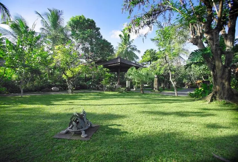 בית מלון כפרי Padma Resort Legian