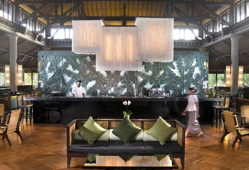 בית מלון כפרי Padma Resort Legian