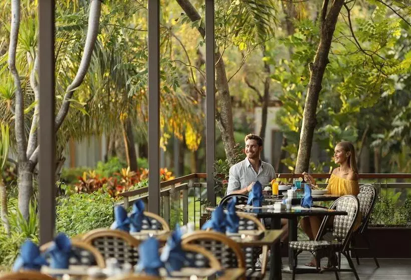 בית מלון כפרי Padma Resort Legian