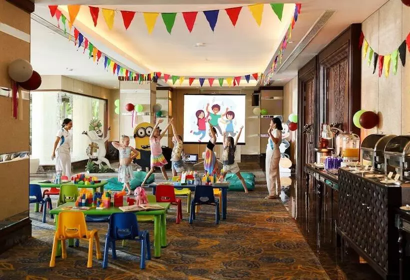 בית מלון כפרי Padma Resort Legian