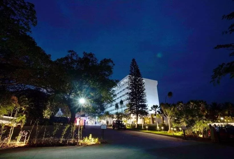 בית מלון כפרי Southern Star Mysore