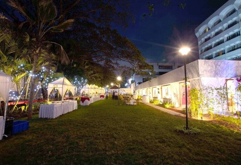 هتل Southern Star Mysore