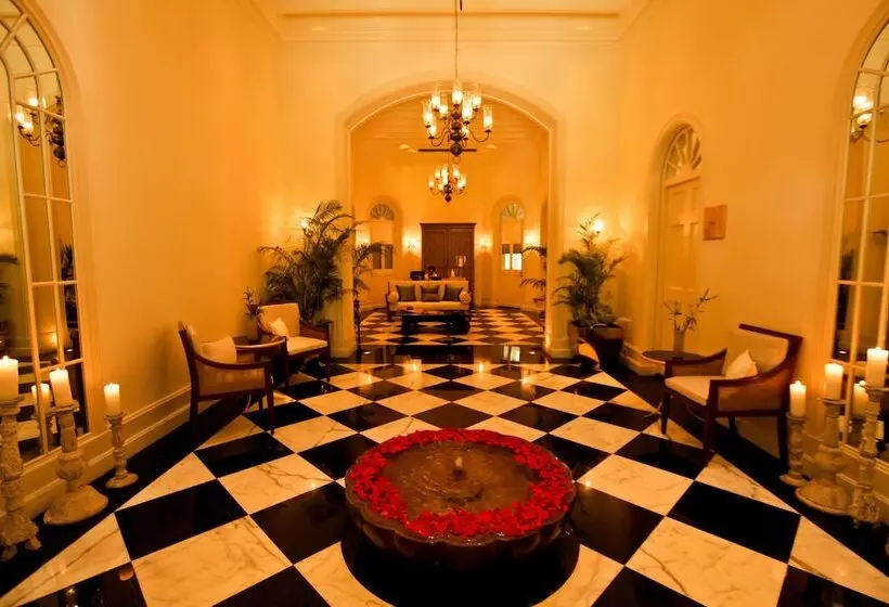 Отель Taj West End