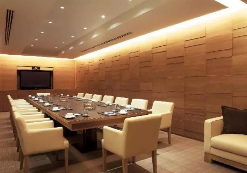 Отель The Oberoi New Delhi