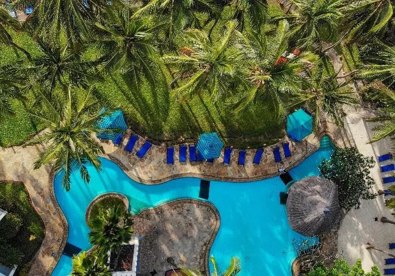 בית מלון כפרי Bamburi Beach