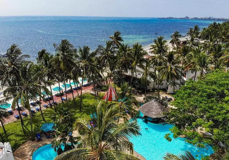 בית מלון כפרי Bamburi Beach