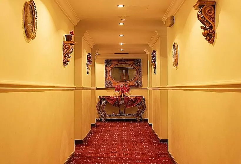 Carlton Tower Hotel Kuwait