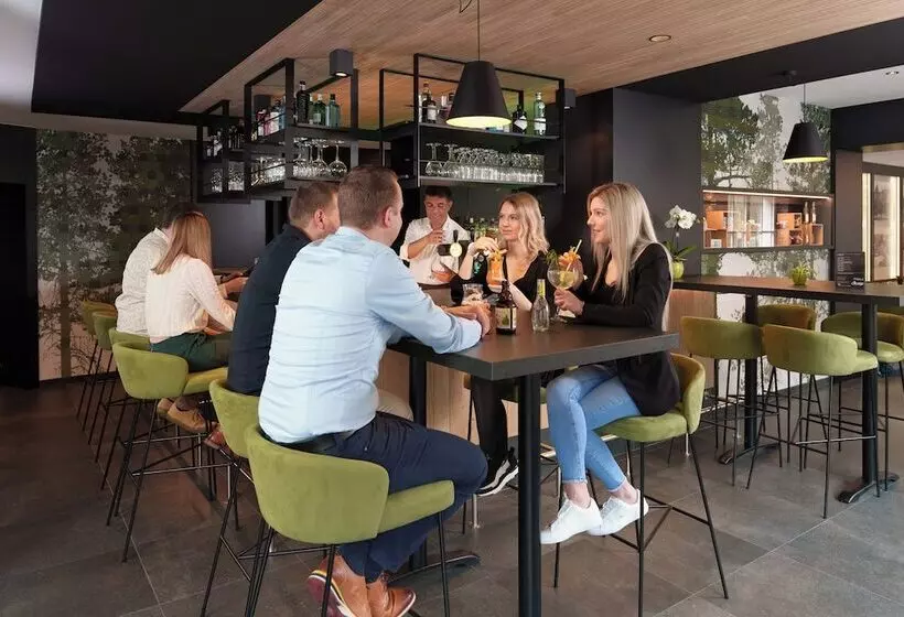 هتل Du Commerce  Restaurant La Table De Clervaux