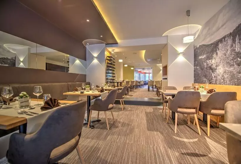 هتل Du Commerce  Restaurant La Table De Clervaux