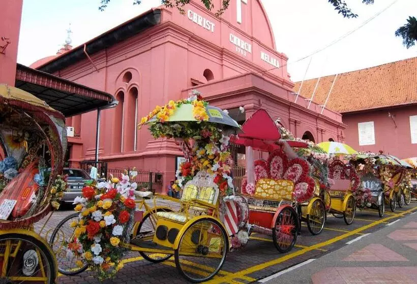 هتل Hallmark Express