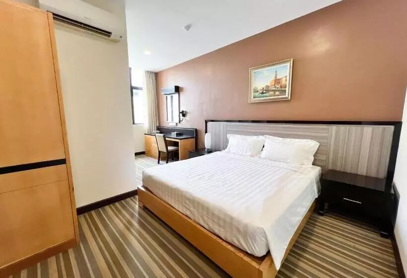 هتل Hallmark Express