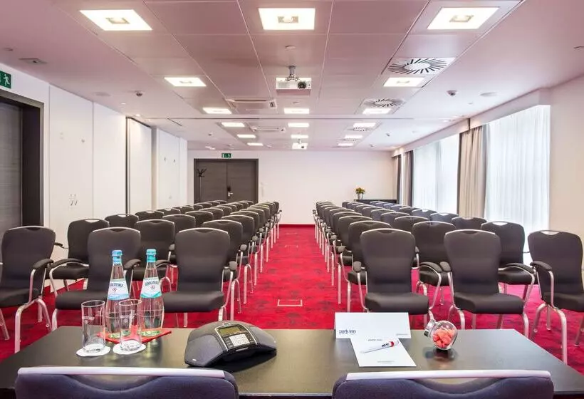 هتل Park Inn By Radisson Luxembourg City