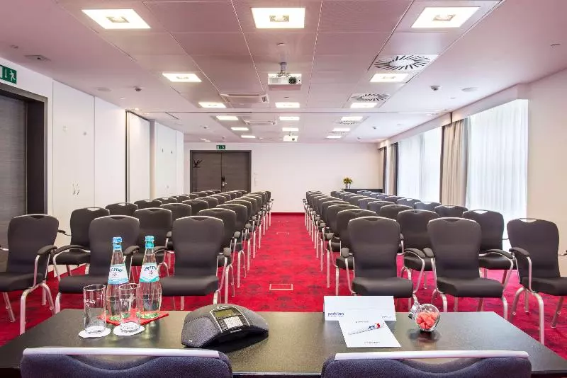 هتل Park Inn By Radisson Luxembourg City