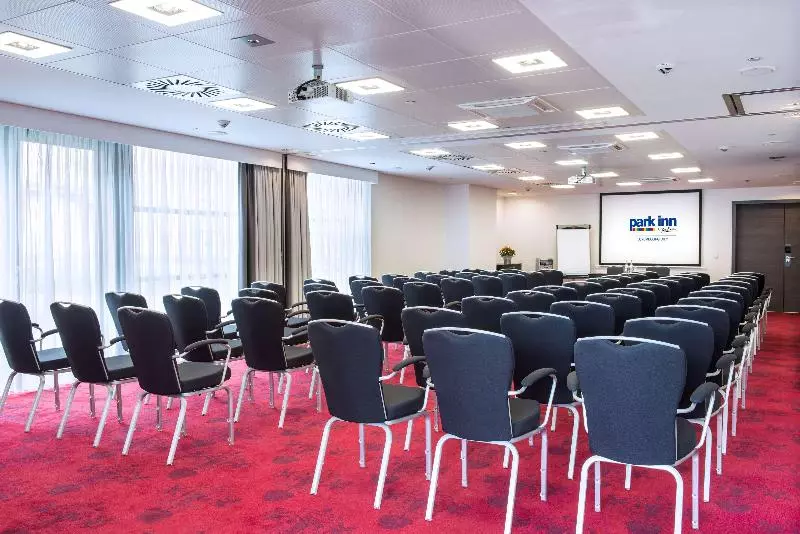 هتل Park Inn By Radisson Luxembourg City