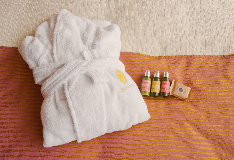 Rose Hotel Yokohama, The Distinctive Collection By Worldhotels