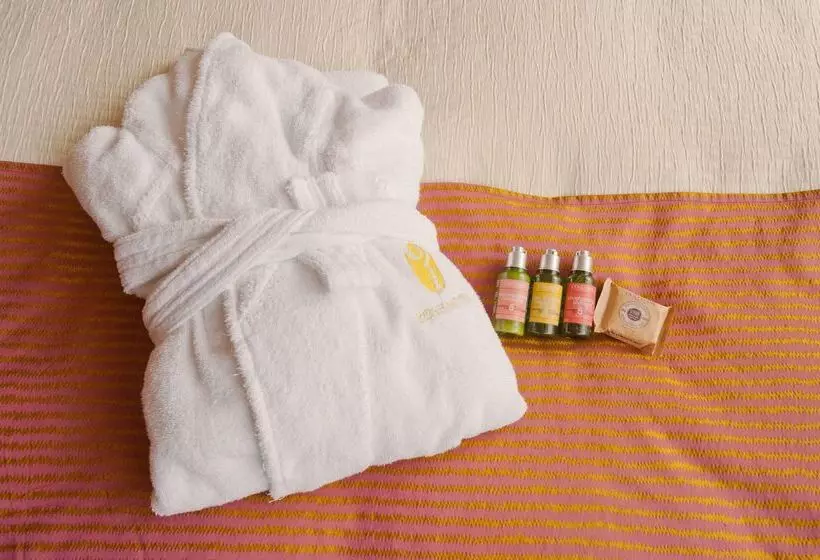 Rose Hotel Yokohama, The Distinctive Collection By Worldhotels