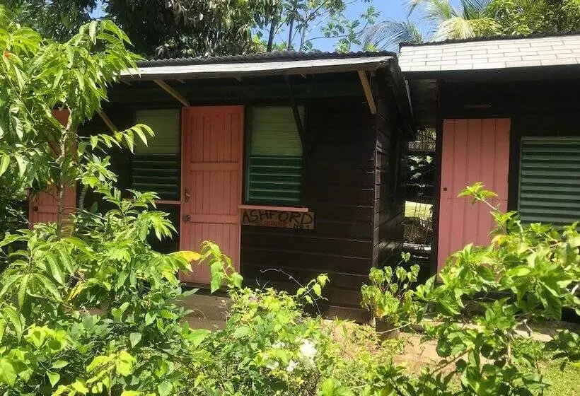 استراحتگاه Secret Cabins At Firefly Beach