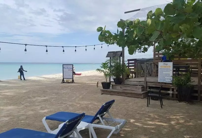 استراحتگاه Secret Cabins At Firefly Beach