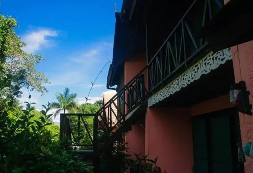 استراحتگاه Secret Cabins At Firefly Beach