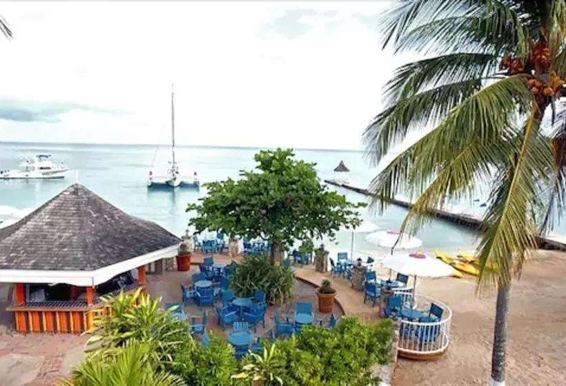 Shaw Park Beach Hotel & Spa