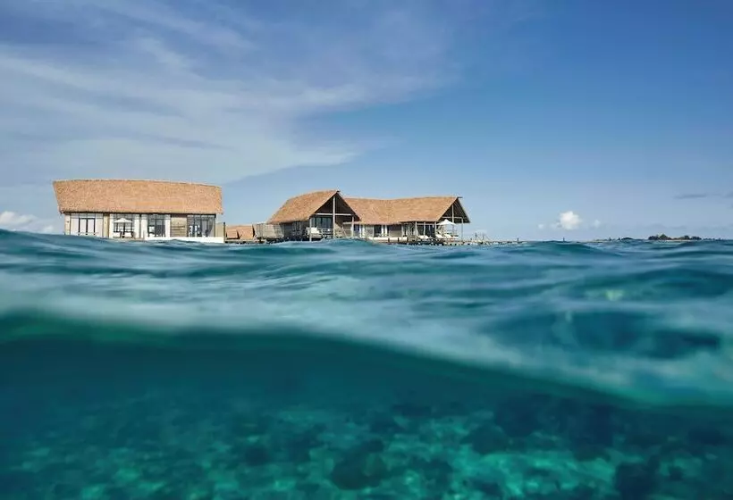 هتل Como Cocoa Island   Partner Travels Free For 7 Nights Or More