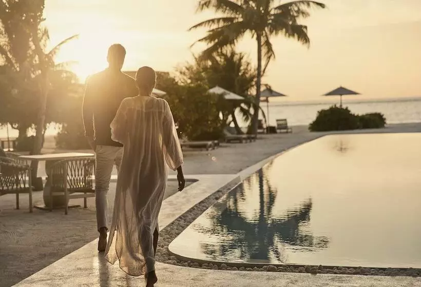 هتل Como Cocoa Island   Partner Travels Free For 7 Nights Or More